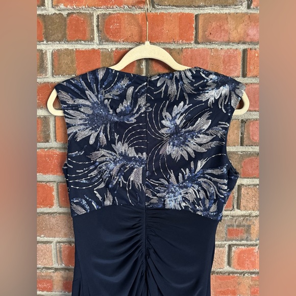 Scarlett Sleeveless Sequin Sheath Dress, size 6, color navy blue - Picture 6 of 11
